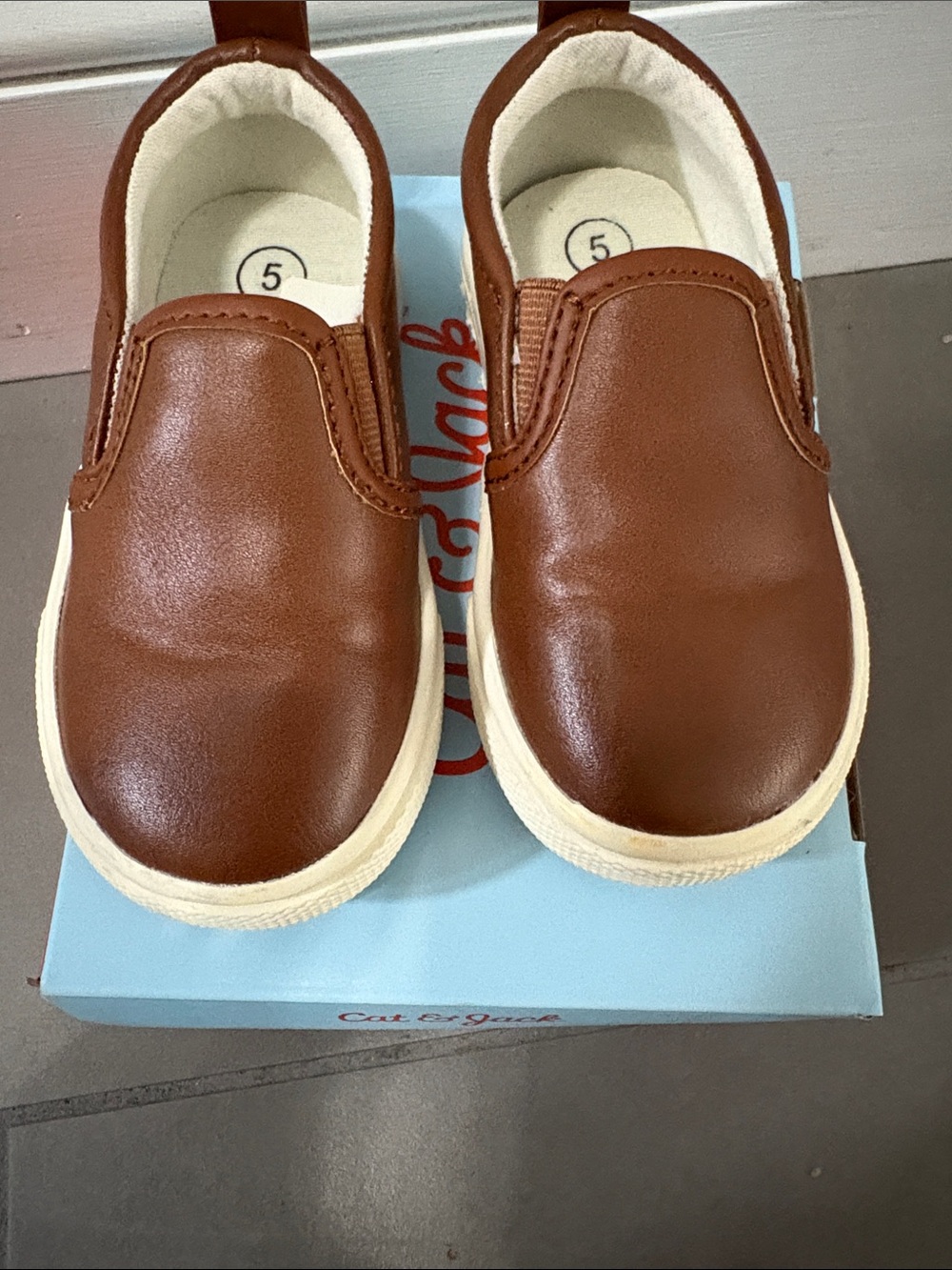 Cat & Jack Brown Slip-On Seth Sneakers for Kids size 5